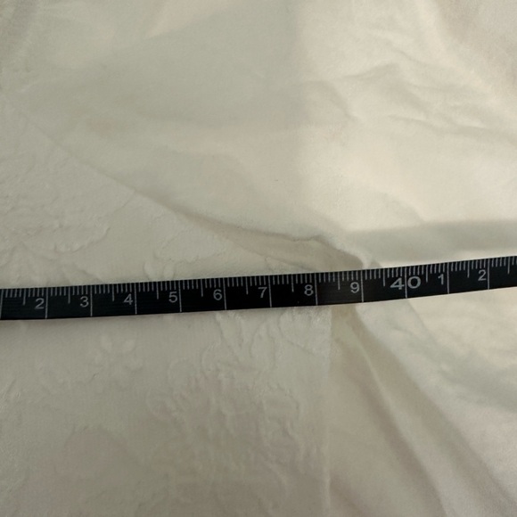 NWT White Bridal Dress with floral imprint, sleeves and small slit size Medium - Picture 6 of 14